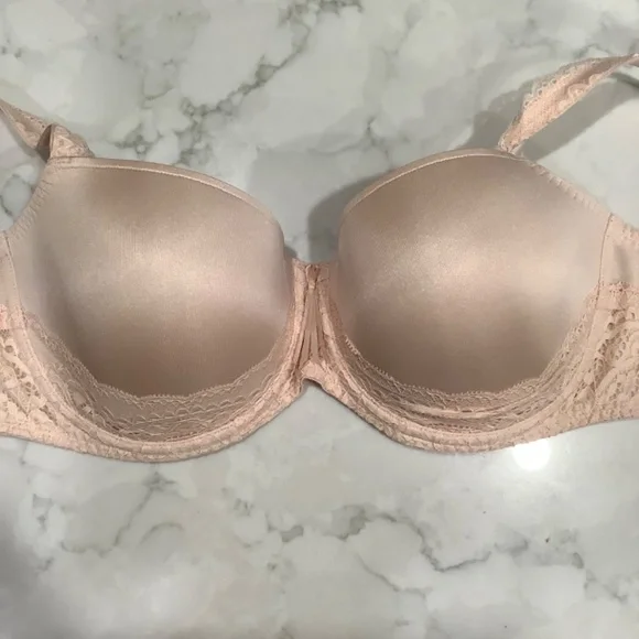 Bras - Picture 5 of 6